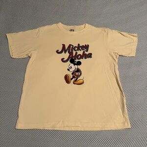 Uniqlo X Disney Mickey Mouse Aloha Yellow T Shirt Men’s Size Large